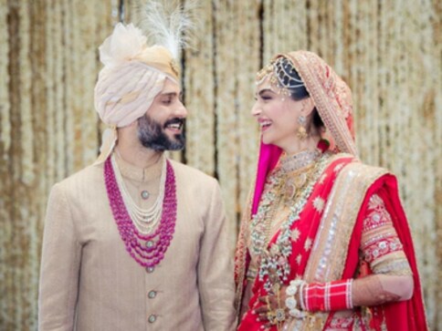 Sonam Kapoor on changing her name post marriage: 'Nobody put a gun to my head' Sonam Kapoor on changing her name post marriage: 'Nobody put a gun to my head'