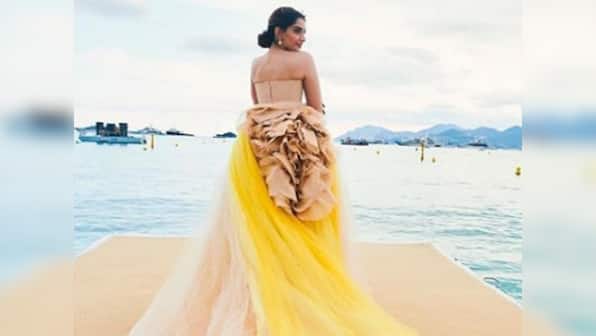 Sonam Kapoor at Cannes; Alia's birthday wishes for Vicky Kaushal: Social Media Stalkers' Guide