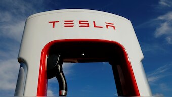 Tesla shares fall by 5 percent after Musk abandoned the plan to take it private