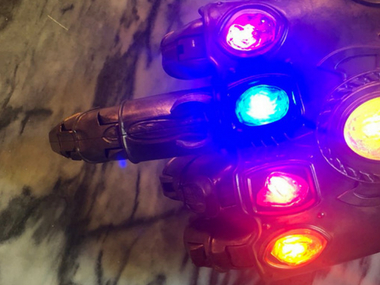 Avengers: Infinity War directors wipe social media accounts clean except one tweet flipping off Deadpool Avengers: Infinity War directors wipe social media accounts clean except one tweet flipping off Deadpool