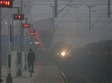 Coolie uses free WiFi at Ernakulam Junction to study, clears Kerala Public Service Commission exam Coolie uses free WiFi at Ernakulam Junction to study, clears Kerala Public Service Commission exam