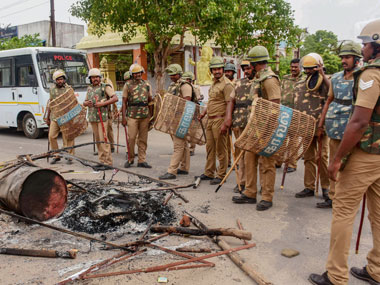 Sterlite protests: Thoothukudi calm but tense as lawyers work overtime to get detainees released from police custody Sterlite protests: Thoothukudi calm but tense as lawyers work overtime to get detainees released from police custody