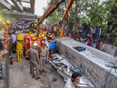 Varanasi flyover collapse: Narendra Modi a servant of politics and not people, says Congress Varanasi flyover collapse: Narendra Modi a servant of politics and not people, says Congress