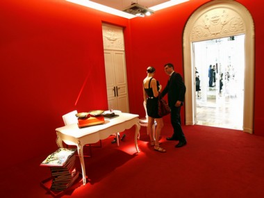 After fashion and real estate, Versace now plans to sell Italian made high-end furniture in India After fashion and real estate, Versace now plans to sell Italian made high-end furniture in India