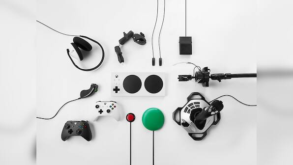 Microsoft's newest Xbox controller has 20 headphone jacks and is likely to be the most accessible game controller on Earth