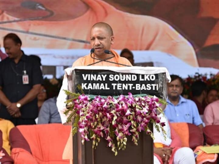 Yogi Adityanath receives first batch of Nepal pilgrims arriving in cross-border bus service from Janakpur to Ayodhya