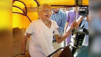 Whose hand is it anyway? Photo of Narendra Modi's mother in autorickhaw goes viral, Twitter plays detective