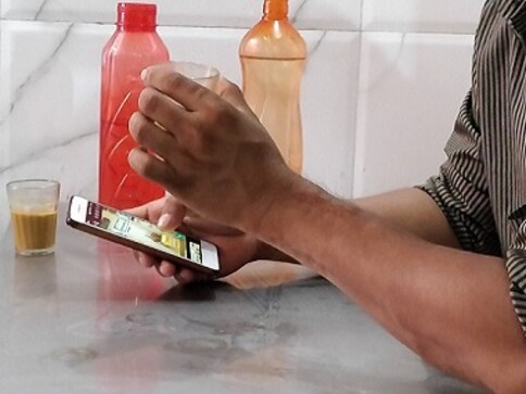 For migrant labourers in Mumbai, mobile downloads are as close as they can get to their favourite movie stars For migrant labourers in Mumbai, mobile downloads are as close as they can get to their favourite movie stars