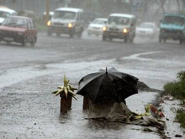 Twin storms along with heavy rains kill ten in West Bengal; road, rail and air traffic disrupted