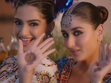 Bhangra Ta Sajda, new Veere Di Wedding song, shows Kareena and Sonam dancing uninhibitedly Bhangra Ta Sajda, new Veere Di Wedding song, shows Kareena and Sonam dancing uninhibitedly