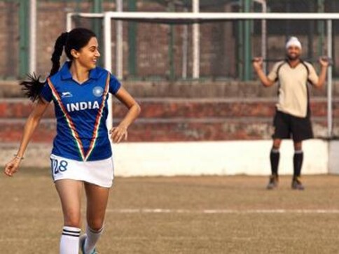Watch: Taapsee Pannu receives training by Sandeep Singh for role of hockey player in Soorma Watch: Taapsee Pannu receives training by Sandeep Singh for role of hockey player in Soorma