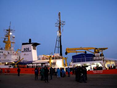 Paris govt criticises Corsica's move to offer port to stranded ship 'Aquarius' carrying 629 migrants