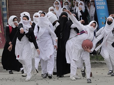 Governor's Rule in Jammu and Kashmir: Seasoned 'crisis manager' NN Vohra gives uneasy hope to ravaged state Governor's Rule in Jammu and Kashmir: Seasoned 'crisis manager' NN Vohra gives uneasy hope to ravaged state