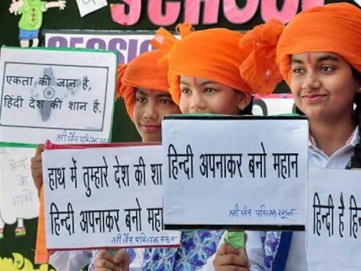 Hindi fastest growing language in India, added 100 million speakers in a decade; Kashmiri close second