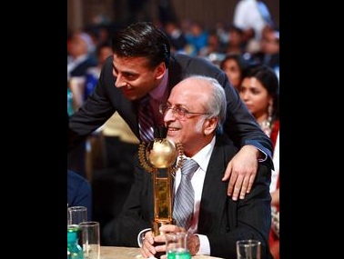 South African Indian cinema mogul 'Mr Bollywood' Moosa Moosa succumbs to cardiac arrest at 75 South African Indian cinema mogul 'Mr Bollywood' Moosa Moosa succumbs to cardiac arrest at 75