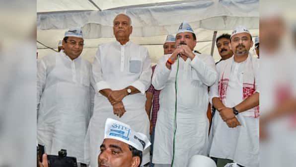 Arvind Kejriwal's sit-in protest: Chandrababu Naidu, Hemant Soren express support for AAP leader