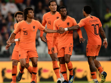 International friendlies: Nathan Ake's late strike earns Netherlands draw against 10-man Italy International friendlies: Nathan Ake's late strike earns Netherlands draw against 10-man Italy