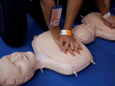 Humming 'La Macarena' improves the quality of compressions during CPR: Research Humming 'La Macarena' improves the quality of compressions during CPR: Research