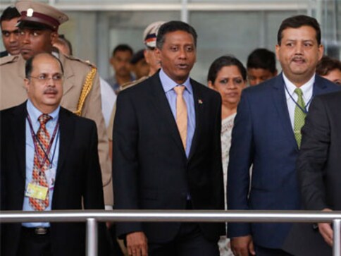 Seychelles president Danny Faure strums sitar at lunch with Narendra Modi, strikes a friendly note Seychelles president Danny Faure strums sitar at lunch with Narendra Modi, strikes a friendly note