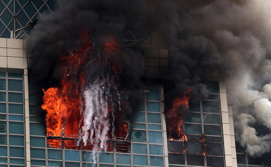 There were no casualties in the blaze which was reported at 2.08 pm and spread to the 32nd floor, the fire department officials said, adding it was doused after nearly five hours. Over 90 people, including Deepika's staff members, were safely evacuated from the building, the officials said. The actress later took to Twitter to assure her fans about her well-being and extended gratitude to the firefighters.Firstpost/ Sachin Gokhale There were no casualties in the blaze which was reported at 2.08 pm and spread to the 32nd floor, the fire department officials said, adding it was doused after nearly five hours. Over 90 people, including Deepika's staff members, were safely evacuated from the building, the officials said. The actress later took to Twitter to assure her fans about her well-being and extended gratitude to the firefighters.Firstpost/ Sachin Gokhale