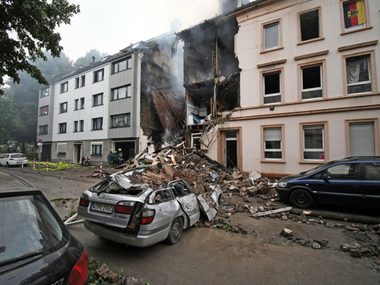 25 injured in Germany building explosion; Wuppertal blast damages attic, top three floors 25 injured in Germany building explosion; Wuppertal blast damages attic, top three floors