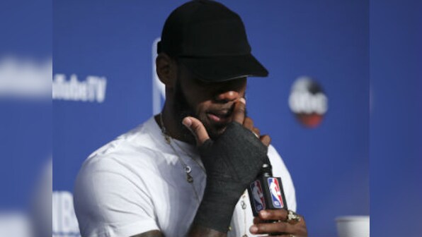 Nba Finals Cleveland Cavaliers Star Lebron James Reveals He Played With Broken Right Hand For 2034