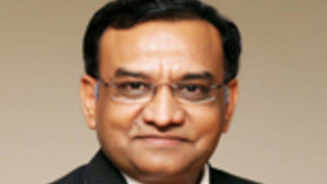 Government Appoints Idbi Bank Ceo Mahesh Jain As Rbi Deputy Governor