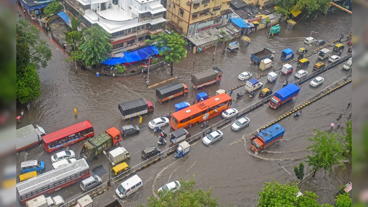 Heavy rains lash Mumbai as monsoon hits Maharashtra coast; powerful ...