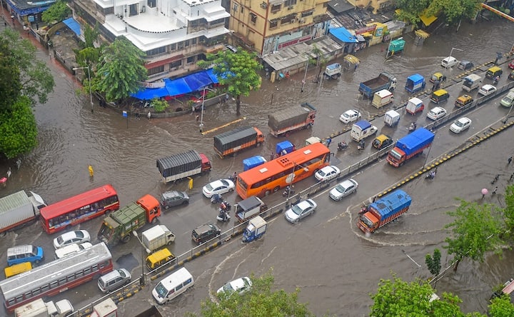 Heavy rains lash Mumbai as monsoon hits Maharashtra coast; powerful dust storm batters Delhi