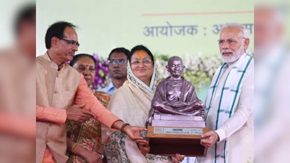Swachh Bharat rankings: Narendra Modi hands over award for cleanest city to Indore, says it inspires rest of India