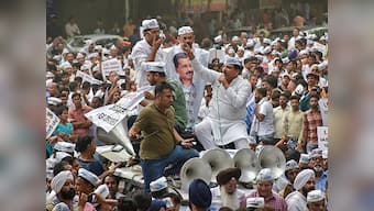 AAP's sit-in protest: Kejriwal writes to Modi, asks for help to end IAS 'strike'; party to hold candle march at Rajpath