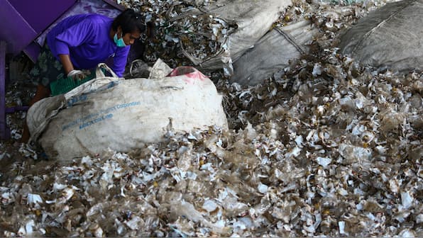 Jet fuel and diesel can now be made from plastic bags, water bottles & daily waste