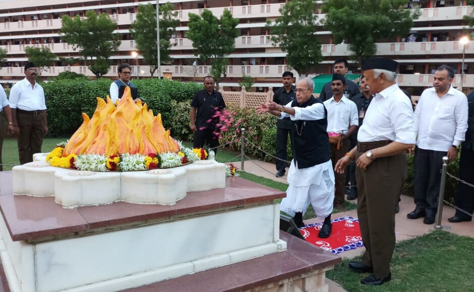 Earlier on Thursday, Pranab Mukherjee paid tribute to second Sarsanghchalak of RSS Madhav Sadashiv Golwalkar at Smriti Chinah in Nagpur. Twitter@RSSorg Earlier on Thursday, Pranab Mukherjee paid tribute to second Sarsanghchalak of RSS Madhav Sadashiv Golwalkar at Smriti Chinah in Nagpur. Twitter@RSSorg