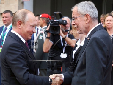 Russian president Vladimir Putin arrives in Austria amidst tense Russia-EU relations Russian president Vladimir Putin arrives in Austria amidst tense Russia-EU relations