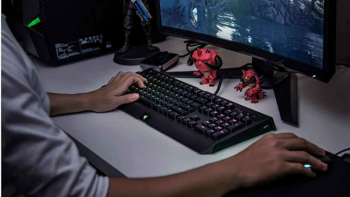 Microsoft and Razer may partner to bring in mouse and keyboard support ...
