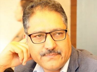 LeT chief derides reports linking killing of Shujaat Bukhari to his outfit cadre, calls it Indian Army's 'bluff' LeT chief derides reports linking killing of Shujaat Bukhari to his outfit cadre, calls it Indian Army's 'bluff'