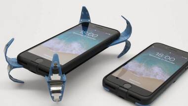 This case with spidey-legs will protect your smartphone from the worst falls