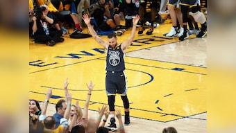 NBA Finals: Stephen Curry adds another signature moment to shooting legacy to put Warriors 2-0 up against Cavaliers
