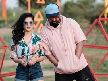 Sunny Leone falls sick during MTV Splitsvilla shoot in Uttarakhand; actress rushed to hospital Sunny Leone falls sick during MTV Splitsvilla shoot in Uttarakhand; actress rushed to hospital