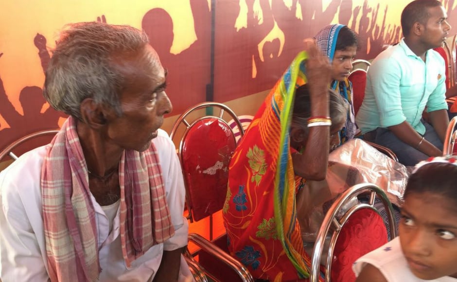 Mahavir Kumar, father of BJP worker Dulal Kumar who was killed after panchayat election in Purulia, said the Mamata Banerjee government has not done anything for them. However, they received Rs 5 lakh from BJP as compensation. Firstpost/ Amitesh Mahavir Kumar, father of BJP worker Dulal Kumar who was killed after panchayat election in Purulia, said the Mamata Banerjee government has not done anything for them. However, they received Rs 5 lakh from BJP as compensation. Firstpost/ Amitesh