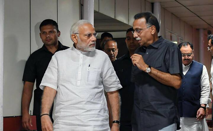 Atal Bihari Vajpayee admitted to AIIMS: Narendra Modi, Amit Shah and Rahul Gandhi visit former PM Atal Bihari Vajpayee admitted to AIIMS: Narendra Modi, Amit Shah and Rahul Gandhi visit former PM
