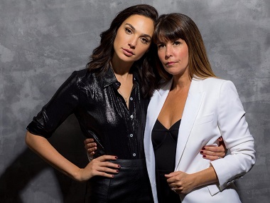 Wonder Woman 2: Director Patty Jenkins, DC's Geoff Johns tease '80s setting for sequel starring Gal Gadot Wonder Woman 2: Director Patty Jenkins, DC's Geoff Johns tease '80s setting for sequel starring Gal Gadot