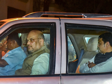 Amit Shah meets Maharashtra BJP committee to discuss 2019 polls after calling on Uddhav Thackeray Amit Shah meets Maharashtra BJP committee to discuss 2019 polls after calling on Uddhav Thackeray