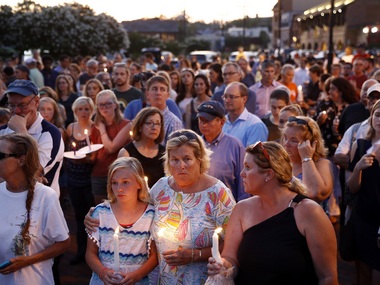 Capital Gazette shooting in US: Friends, former co-workers of journalists gunned down hold candlelight march in Annapolis Capital Gazette shooting in US: Friends, former co-workers of journalists gunned down hold candlelight march in Annapolis