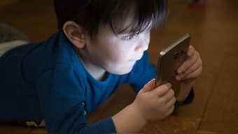 Mobile tech gets parents reading to children, improves home literacy environment