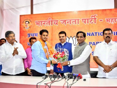 Maharashtra Legislative Council election: Shiv Sena retains Mumbai graduates seat; ex-NCP leader Niranjan Davkhare wins Konkan for BJP Maharashtra Legislative Council election: Shiv Sena retains Mumbai graduates seat; ex-NCP leader Niranjan Davkhare wins Konkan for BJP