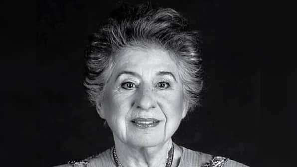 Johor Sultan Ibrahim Sultan Iskandar's mother passes away; Singapore prime minister Lee Hsein Loong sends condolences