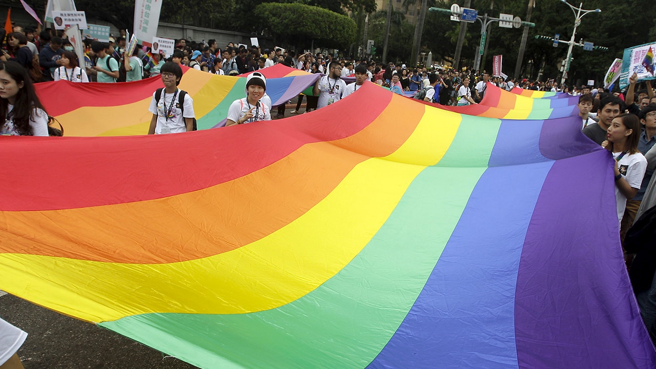 British Lesbian Wins Landmark Legal Battle As Hong Kongs Top Court Grants Her Spousal Visa 7129