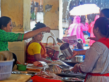 Maharashtra plastic ban Day 2: Restaurants in a fix over use of alternatives; meat, fish markets worst-affected Maharashtra plastic ban Day 2: Restaurants in a fix over use of alternatives; meat, fish markets worst-affected