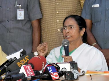 Mamata Banerjee leads Opposition charge in Delhi as four chief ministers rally in support of Arvind Kejriwal Mamata Banerjee leads Opposition charge in Delhi as four chief ministers rally in support of Arvind Kejriwal